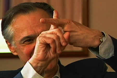 Fotograma de la película de Luis Ospina La desazón suprema