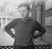 Brodsky en la ventana de su casa en Leningrado