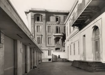 El apartamento de Kavafis, al fondo, en la calle Lepsius de Alejandría